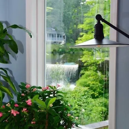Cottage At Millpond Falls - A Romantic Escape Warwick Exterior foto