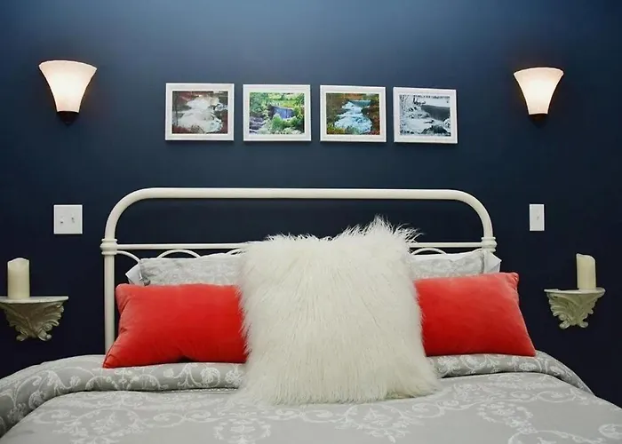 Cottage At Millpond Falls - A Romantic Escape