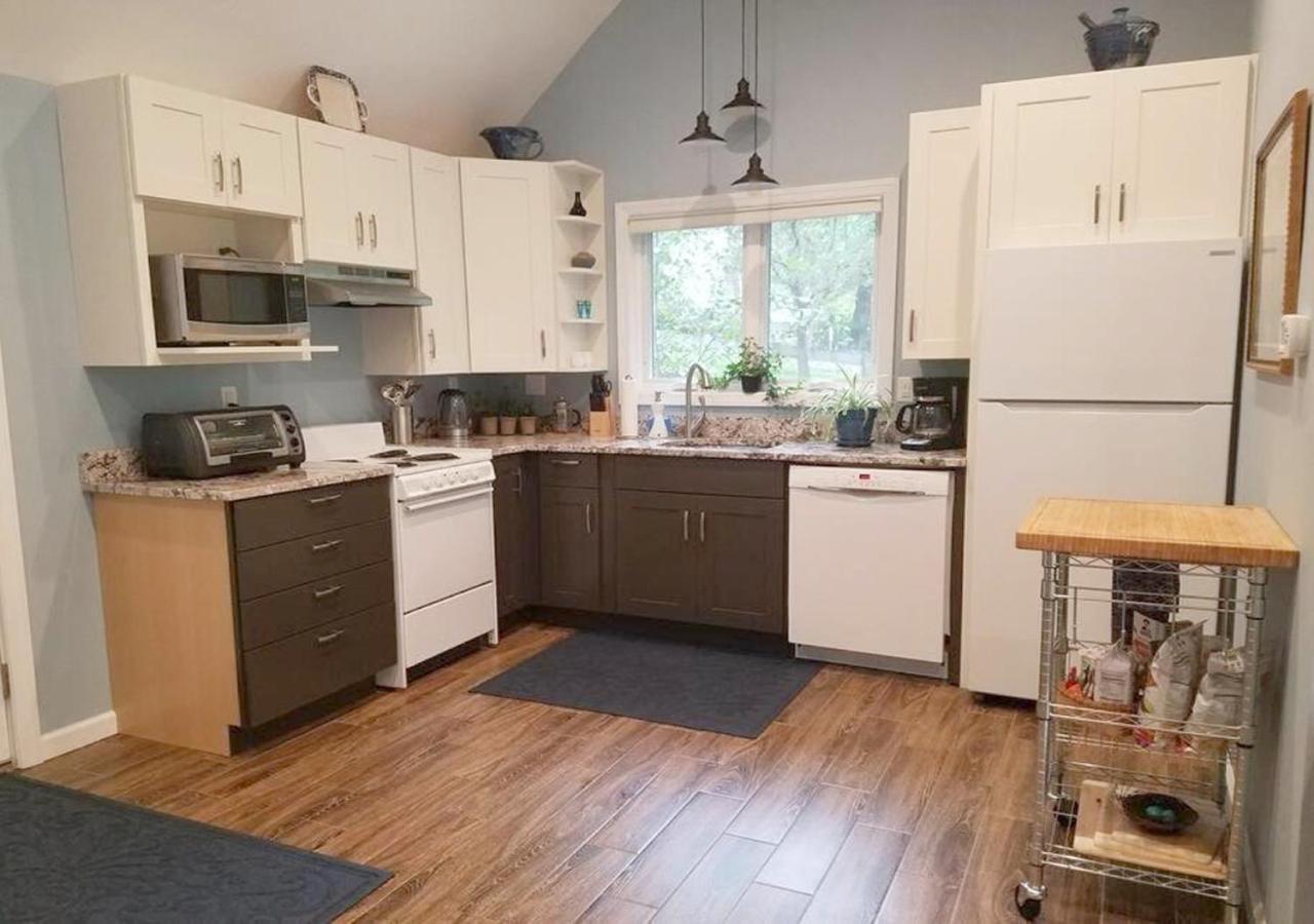 Holiday home At Millpond Falls - A Romantic Escape Warwick